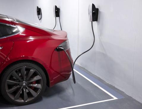 Có Nên Lắp Trạm Sạc Ô Tô Điện Tại Nhà? Ưu Điểm & Lưu Ý Quan Trọng